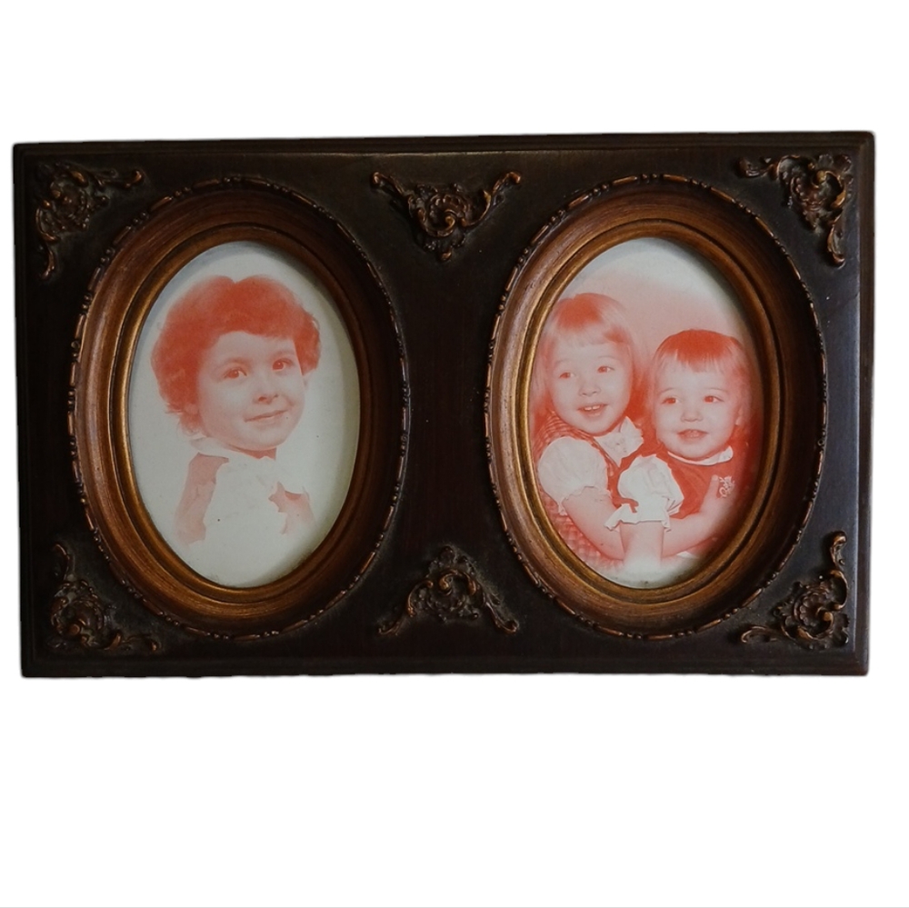 Antique‎ Oval Wood Double Frame